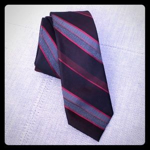 Slim tie